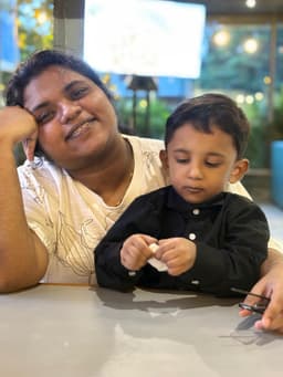 Ashmi and Zian at a cafe